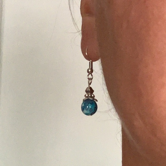 21156 ⭐️Blue Rainbow Earrings⭐️ - Picture 4 of 5